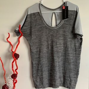 NWT UNDER ARMOUR T-shirt  size M